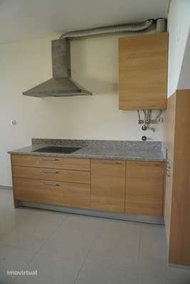 Moradia T3 em Azeitão (condomínio privado com jardim e garagem) - Grande imagem: 3/24