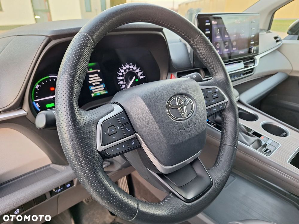 Toyota Sienna - 5