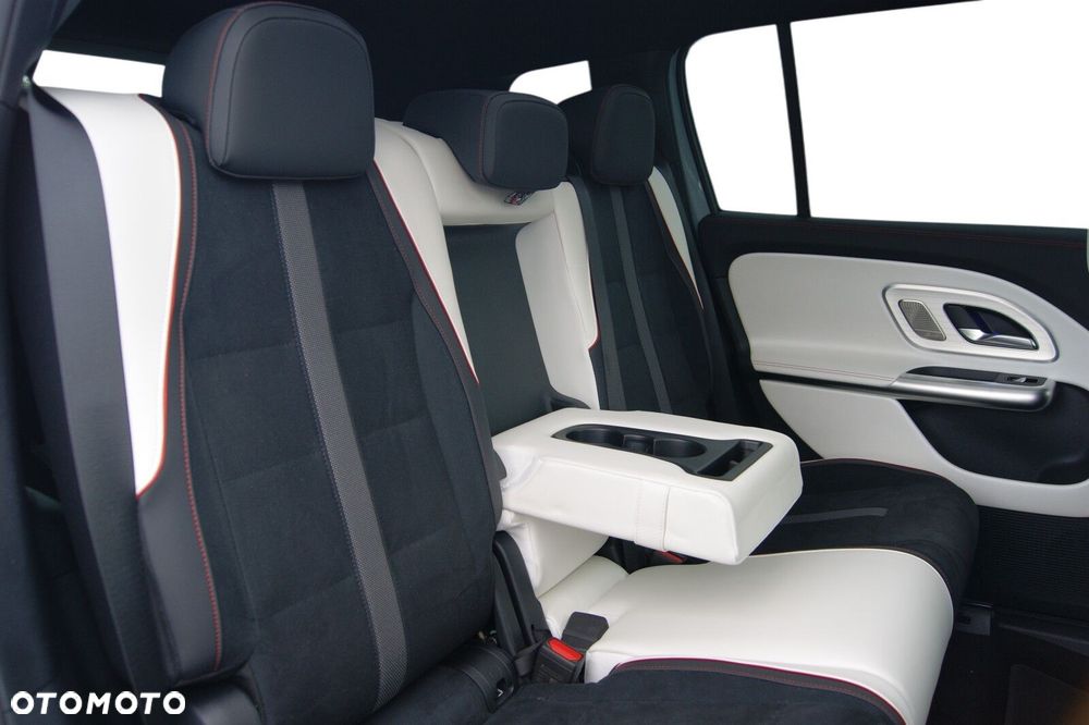 Mercedes-Benz GLB - 12