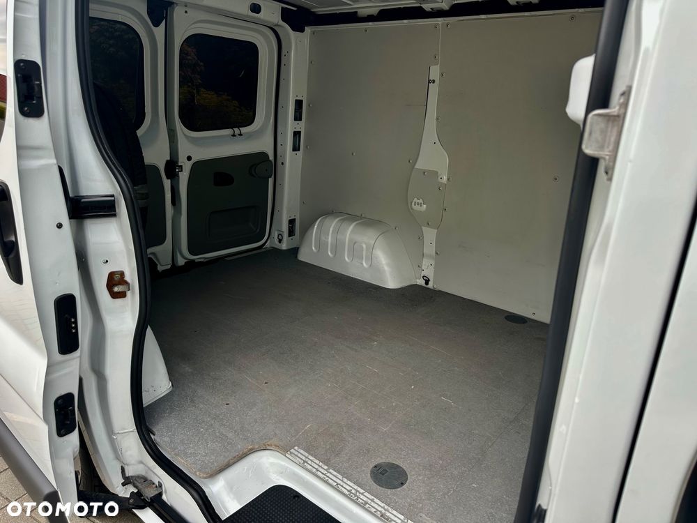 Renault Trafic - 16