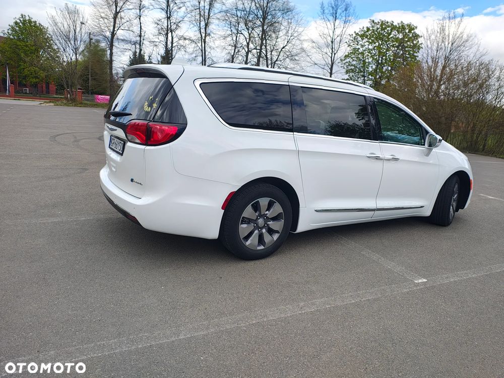 Chrysler Pacifica - 5