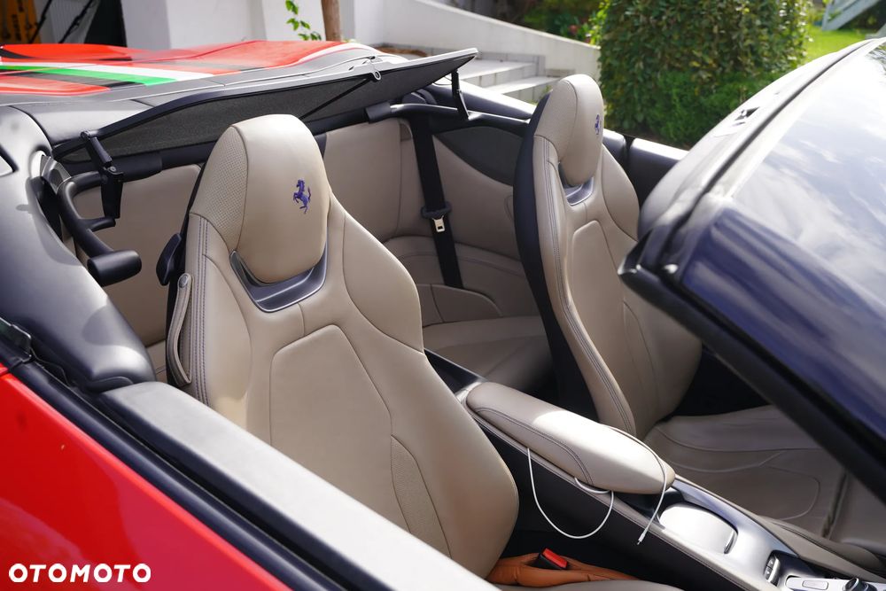 Ferrari Portofino - 10