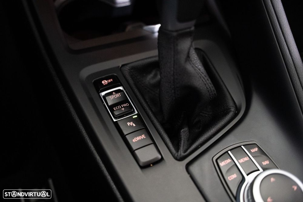 BMW X1 25 e xDrive Corporate Edition - 19