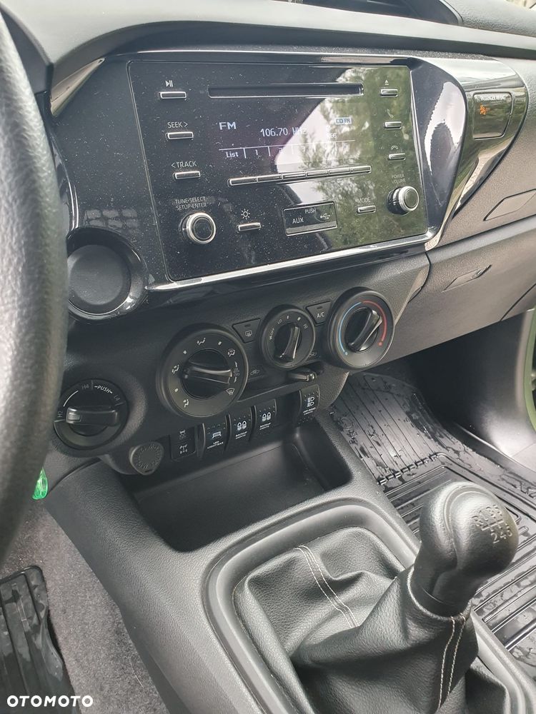 Toyota Hilux 2.4 D-4D Single Cab DLX 4x4 - 17
