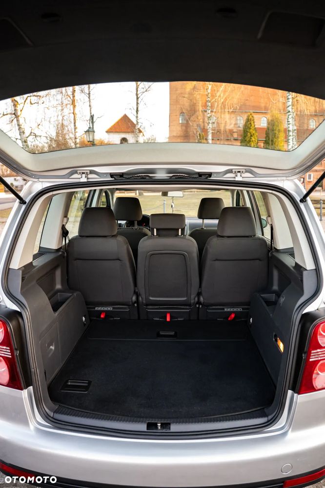 Volkswagen Touran 1.9 TDI DPF Conceptline - 18
