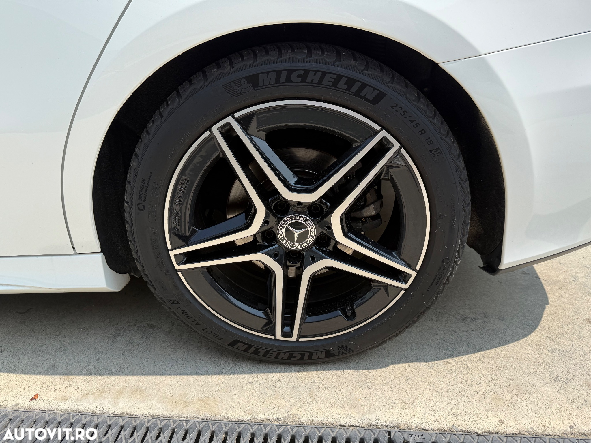 Mercedes-Benz A 200 4Matic 8G-DCT Edition 2021 - 9