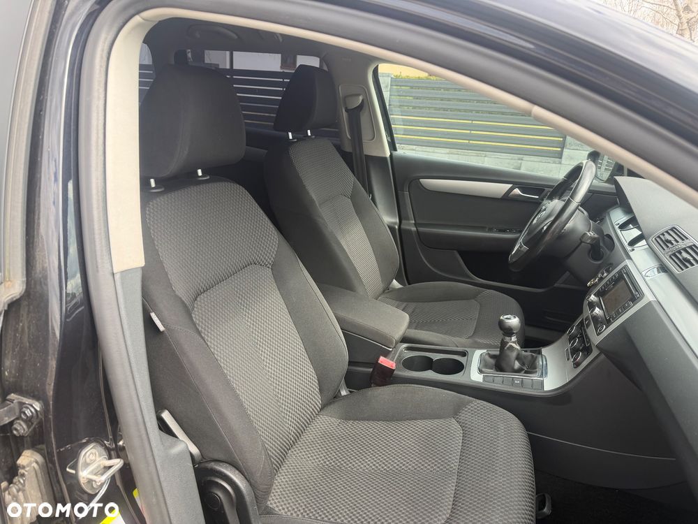 Volkswagen Passat 1.6 TDI BlueMotion Technology Trendline - 33