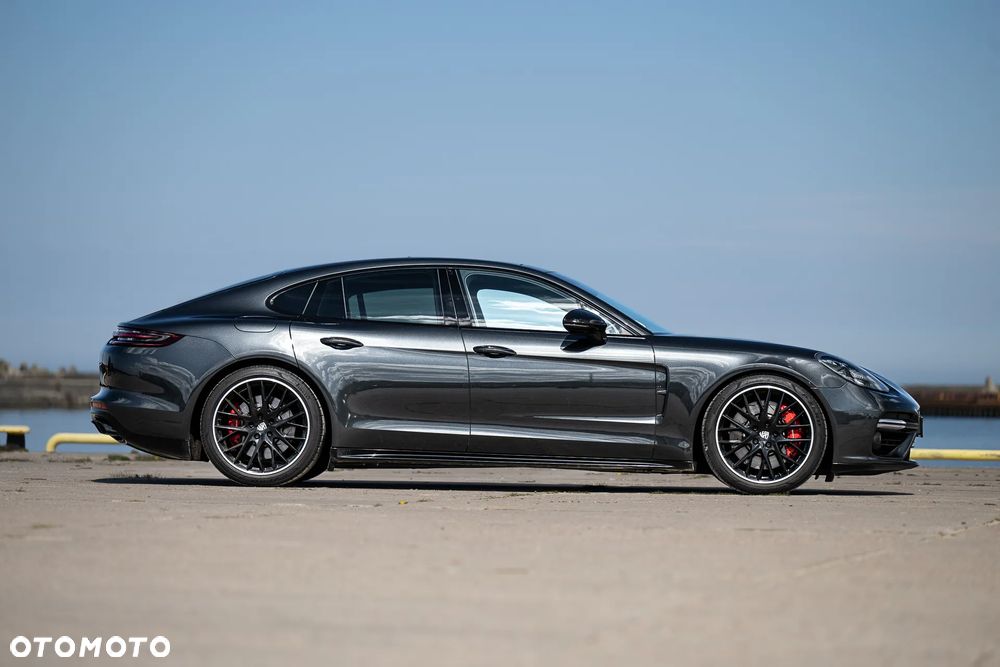Porsche Panamera Turbo - 11