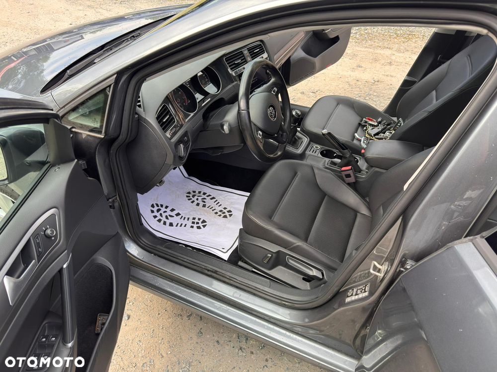 Volkswagen Golf - 15