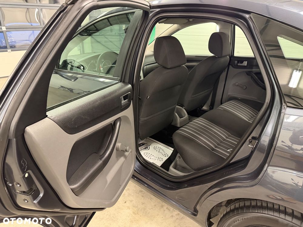 Ford Focus - 16