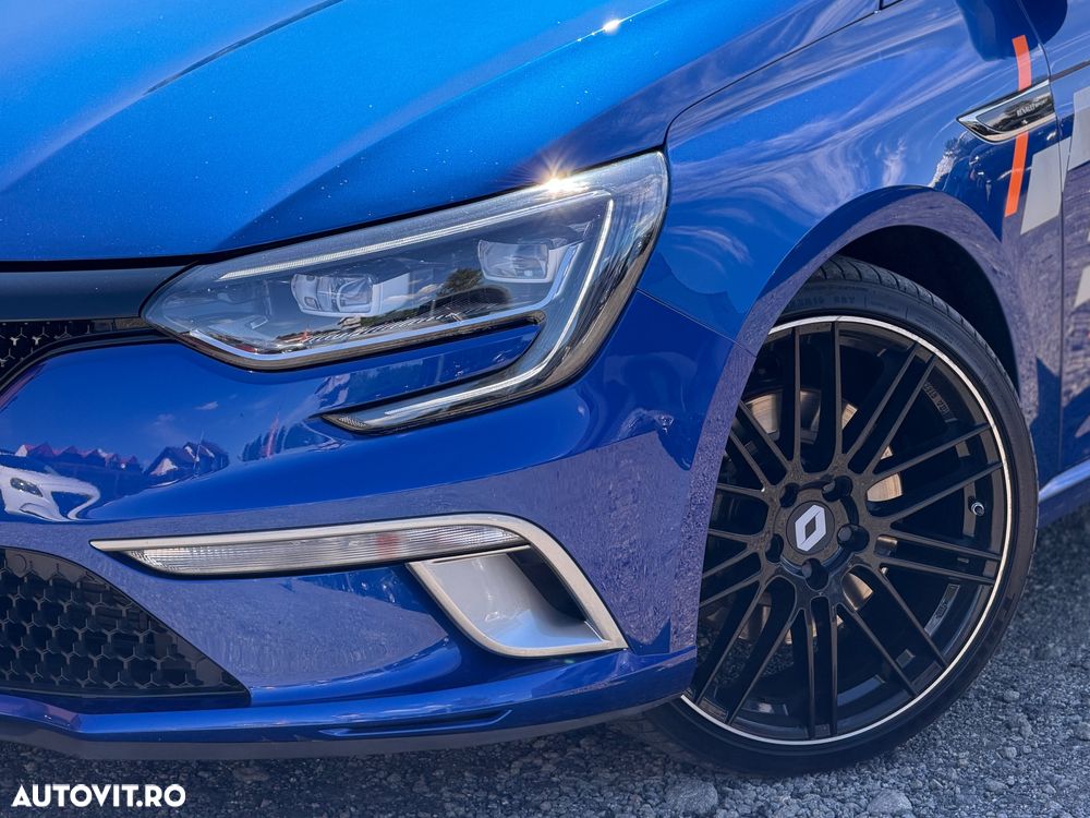 Renault Megane ENERGY TCe 205 EDC GT - 41