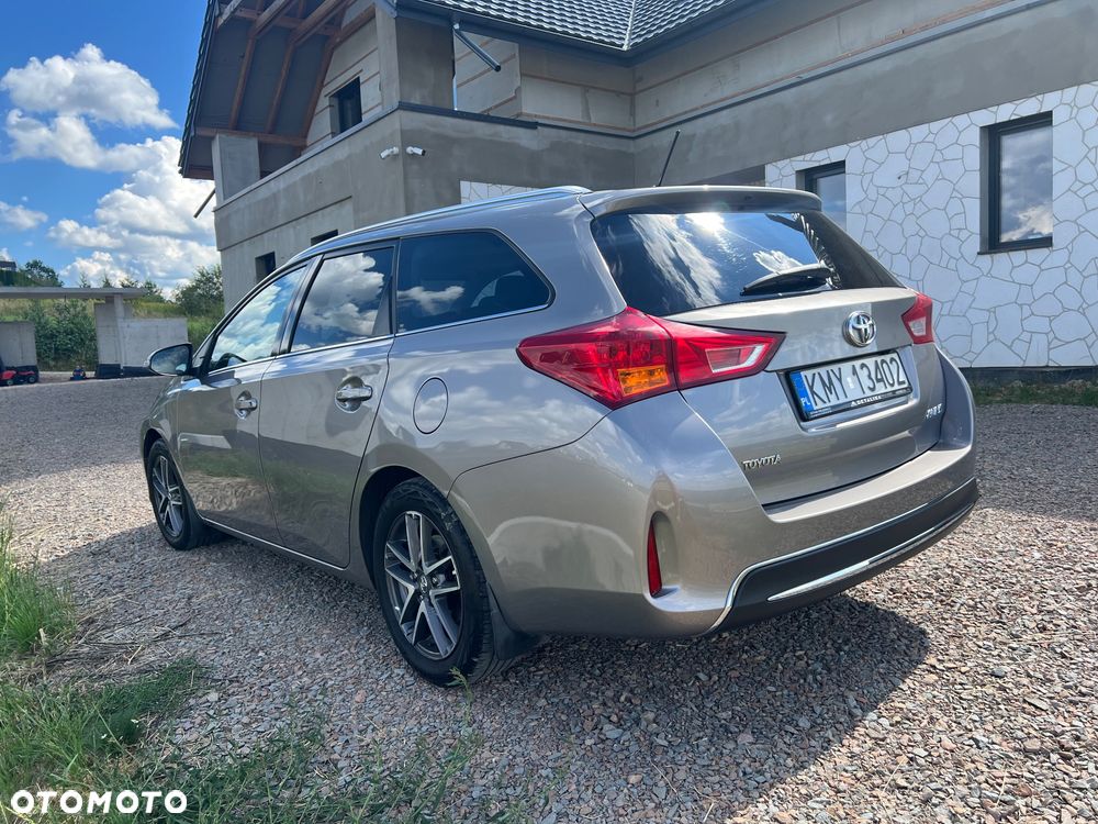 Toyota Auris - 11