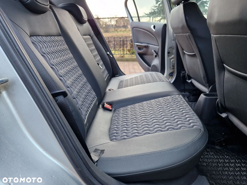 Opel Corsa 1.4 16V Cosmo - 16