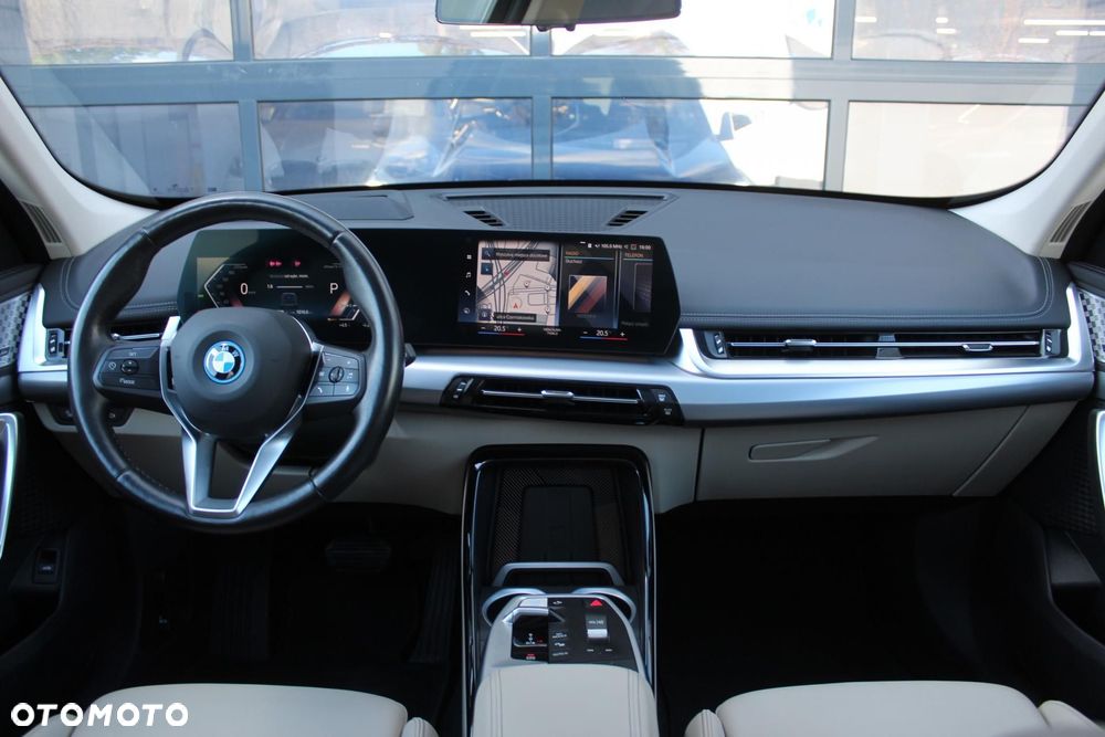 BMW iX1 - 6