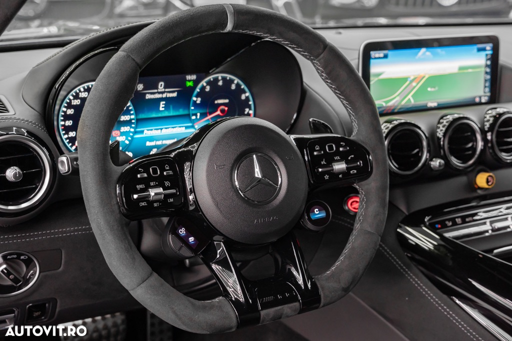 Mercedes-Benz AMG GT R - 32