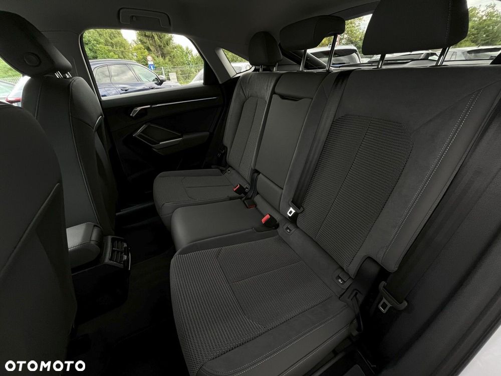 Audi Q3 Sportback - 12