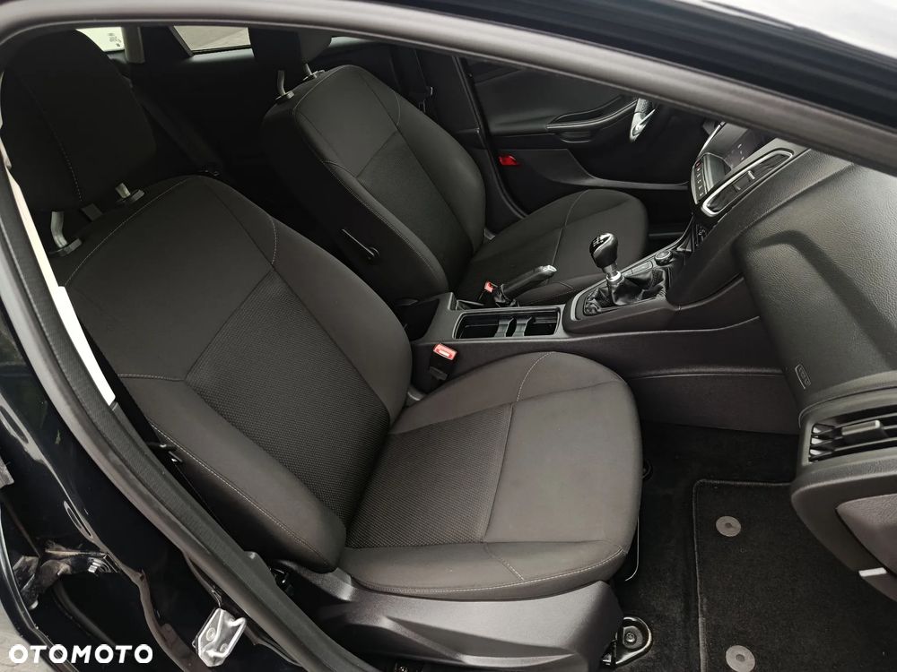 Ford Focus 1.0 EcoBoost Trend - 23