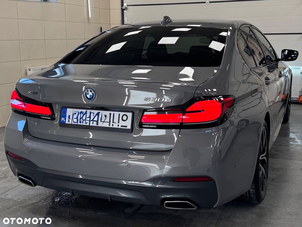 BMW Seria 5 530e xDrive M Sport Edition - 9