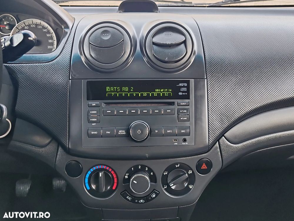Chevrolet Aveo - 11