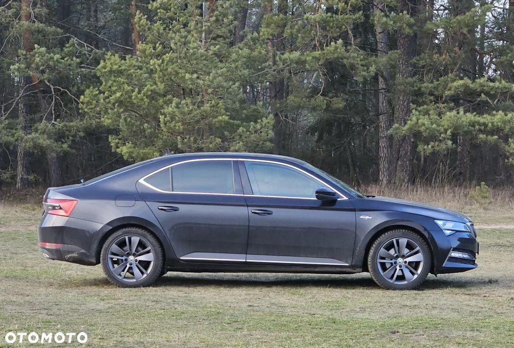 Komplet kół zimowych 18" - opony Pirelli SottoZero 3 + felgi Skoda - 16