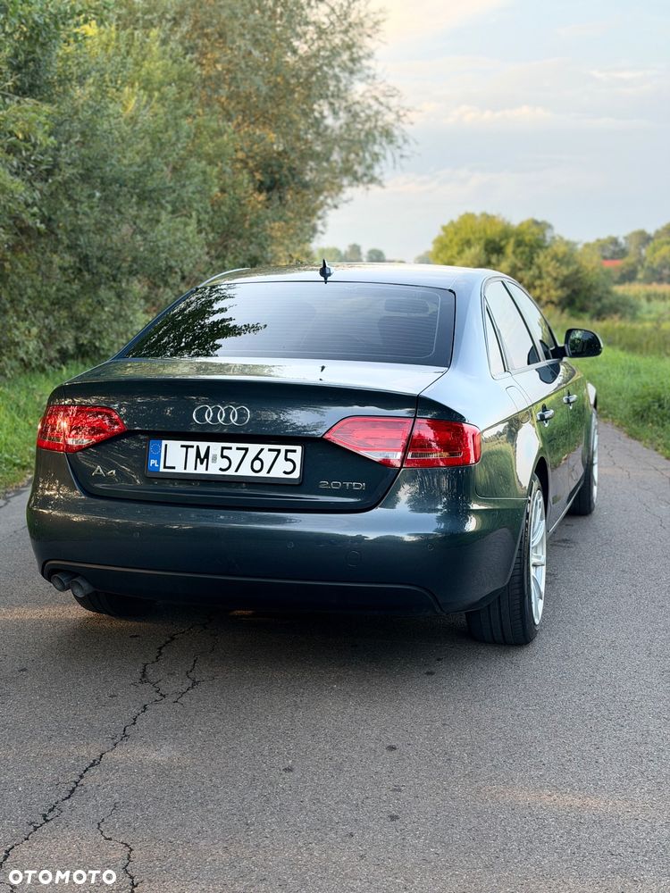 Audi A4 Limousine - 10