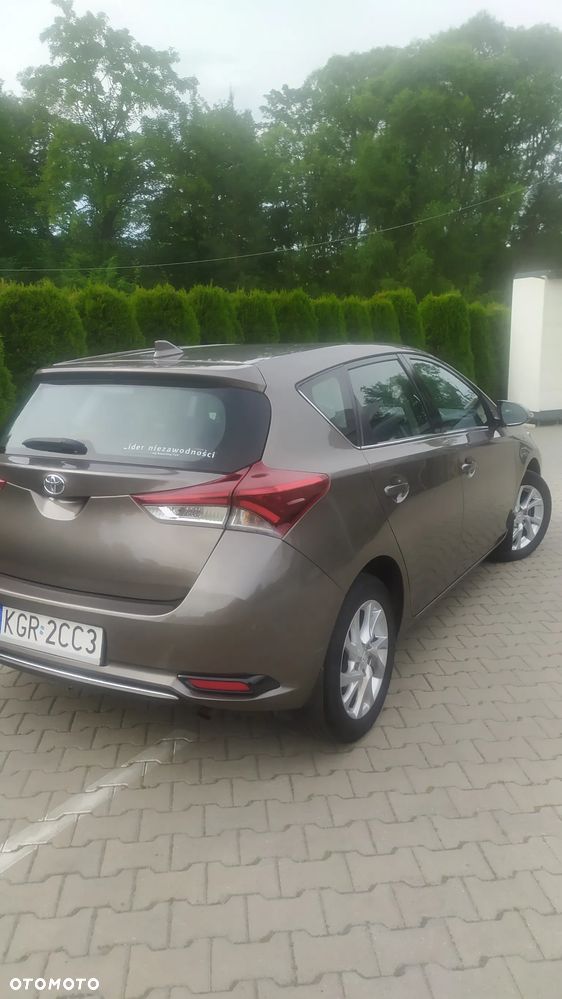 Toyota Auris 1.6 Premium - 4