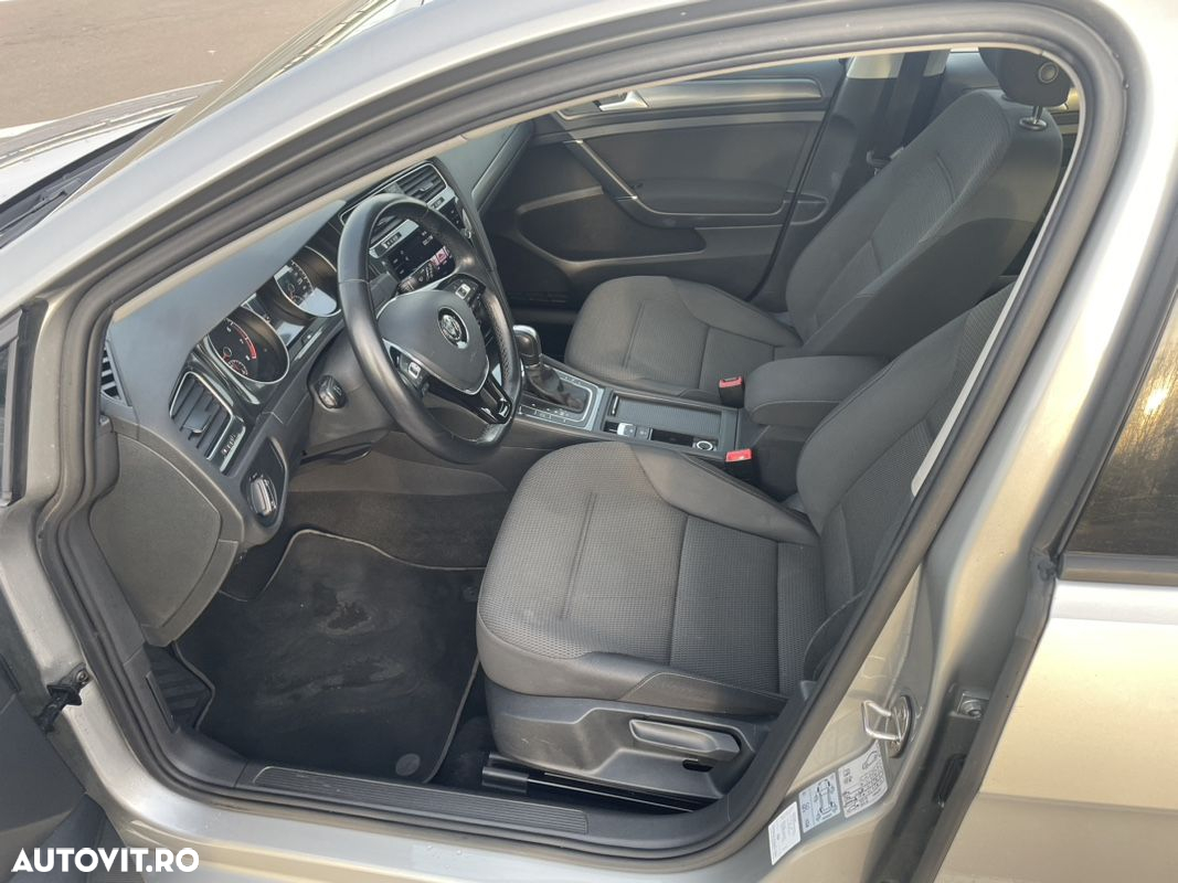 Volkswagen Golf - 5