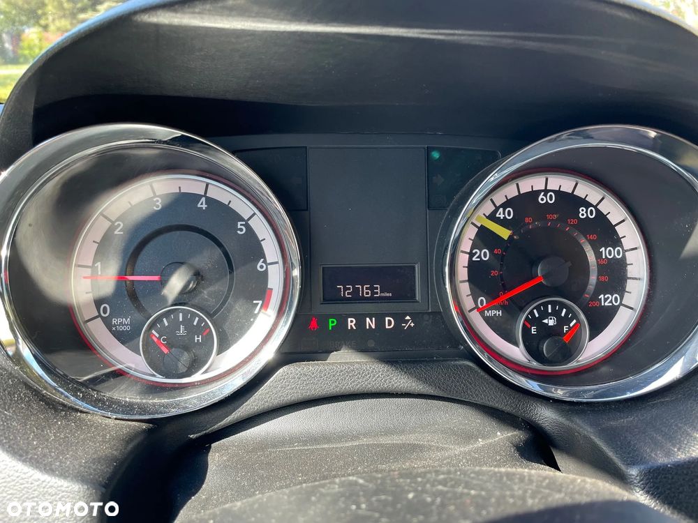 Dodge Caravan - 17