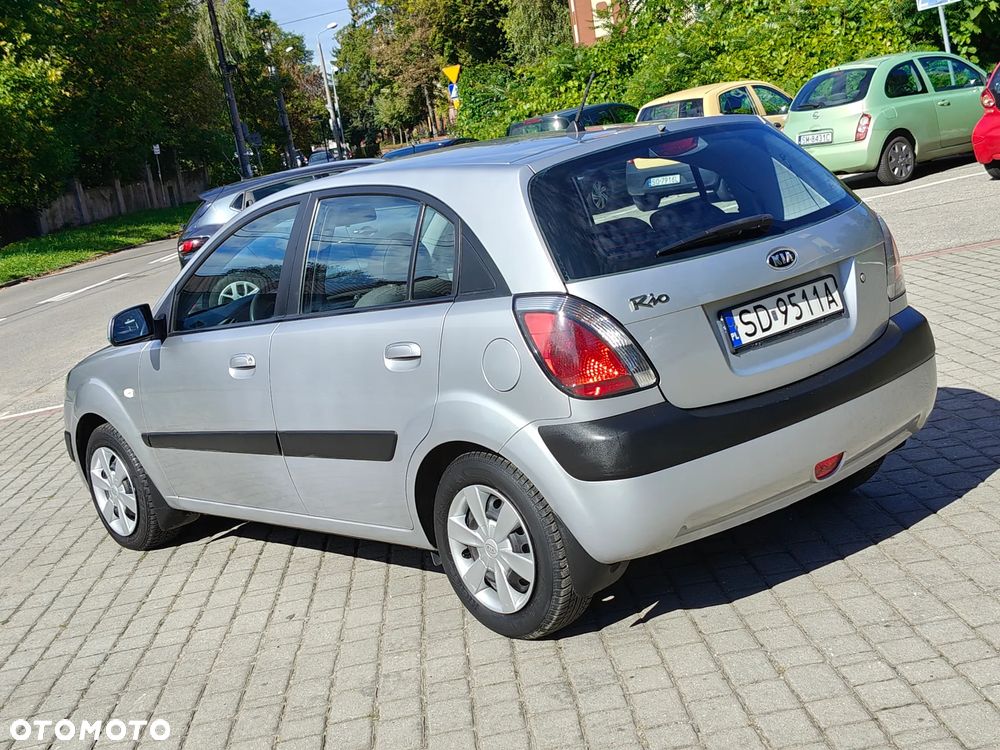 Kia Rio 1.4 Optimum + - 33
