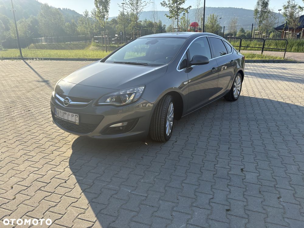 Opel Astra 1.4 T Executive - 2