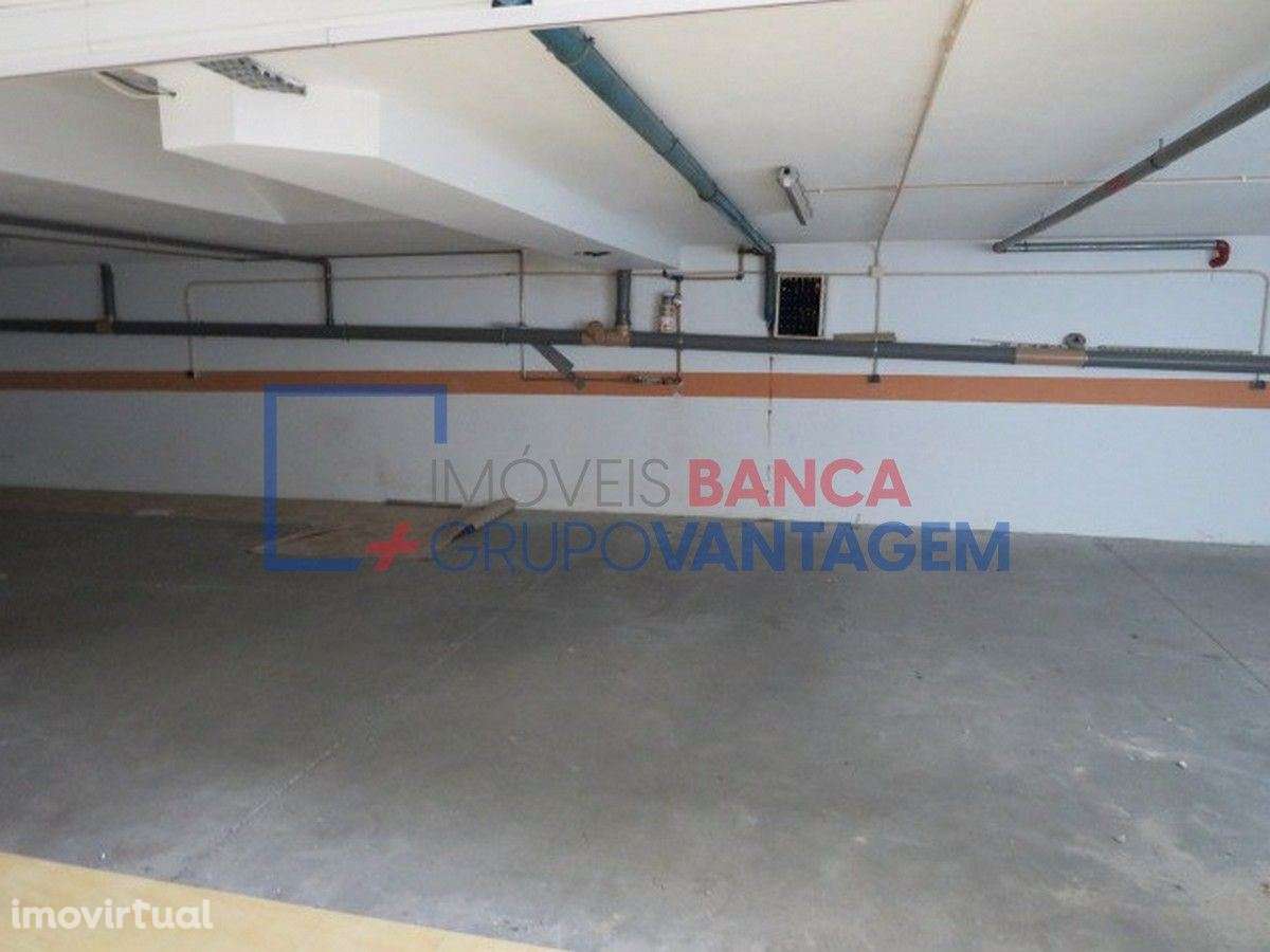 Garagem comercial no centro de Setúbal com 234 m2 - Grande imagem: 3/7