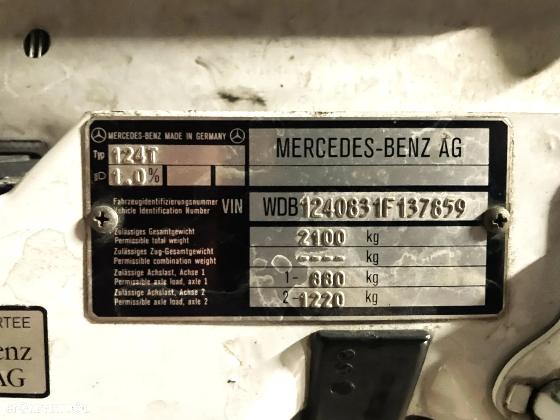 Mercedes-Benz 230 - 17