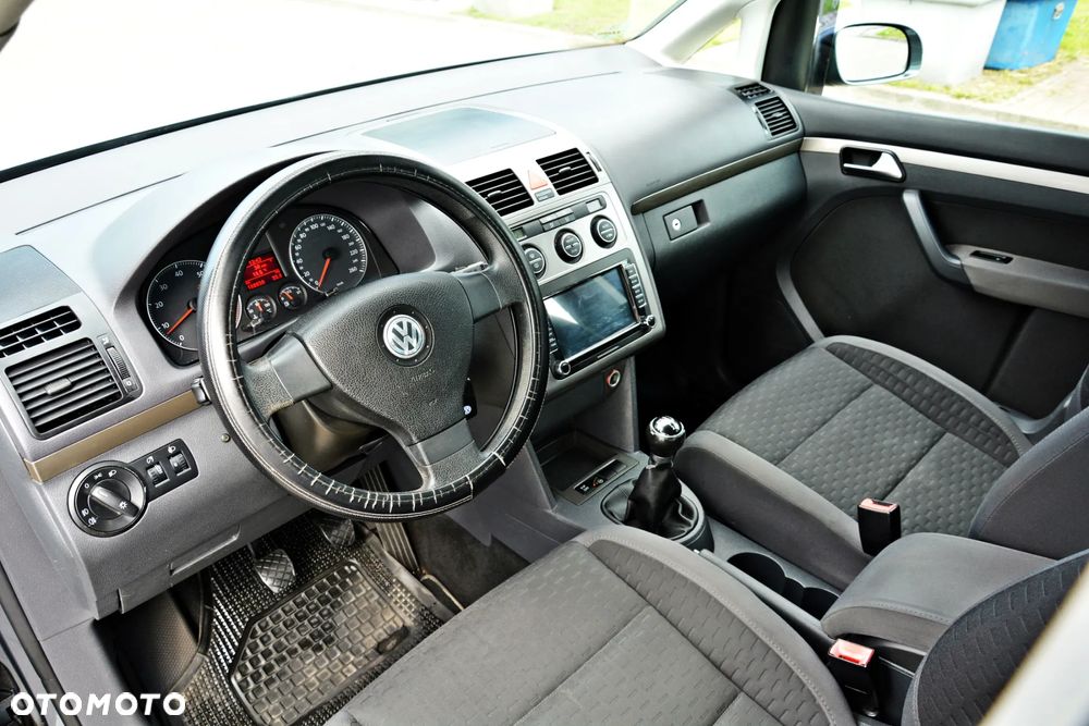 Volkswagen Touran 1.6 Basis - 24