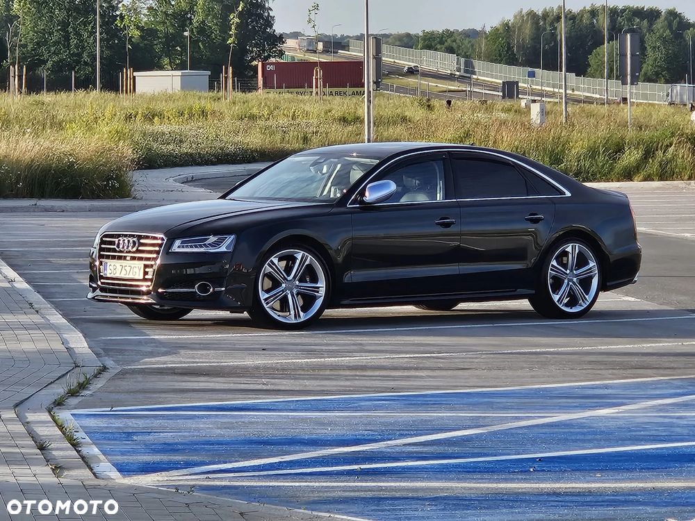 Audi S8 - 7