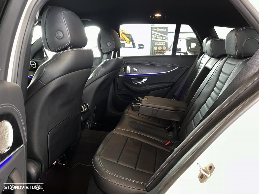 Mercedes-Benz E 300 de AMG Line - 38