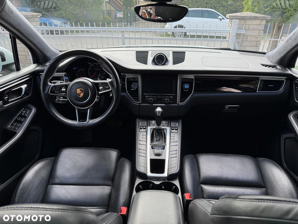 Porsche Macan Turbo - 9