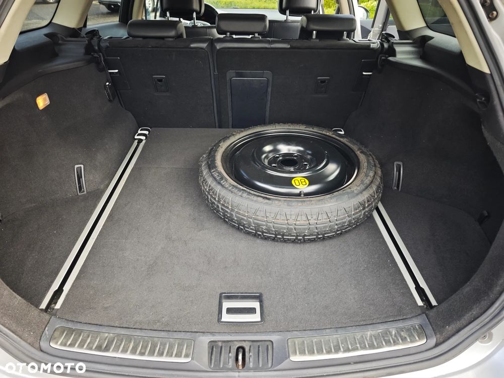 Toyota Avensis 2.0 Premium - 16