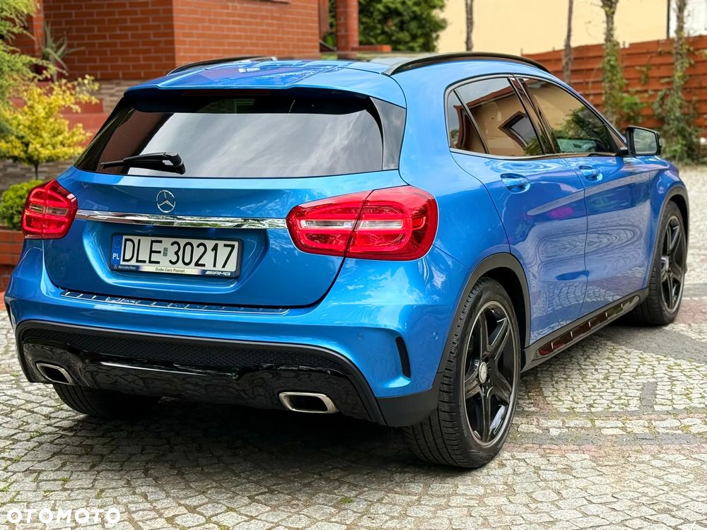 Mercedes-Benz GLA - 11