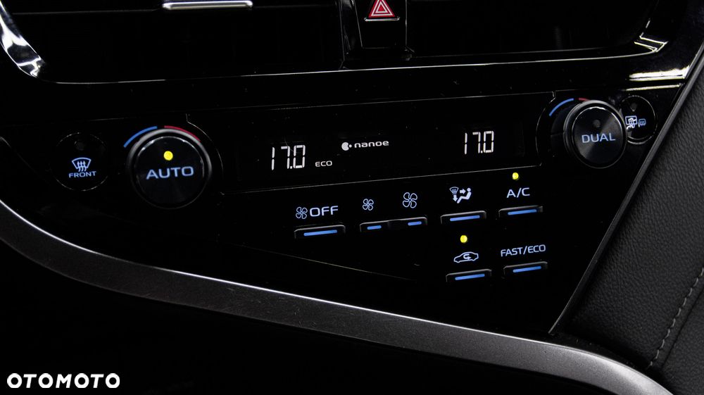 Toyota Camry 2.5 Hybrid Comfort CVT - 23