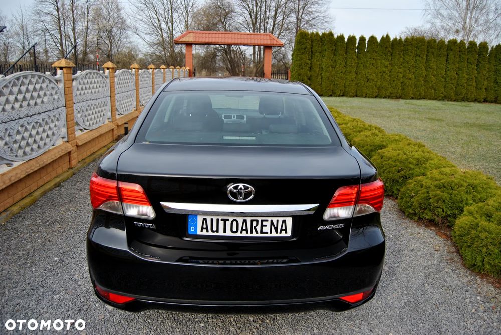 Toyota Avensis 1.6 Sol - 10