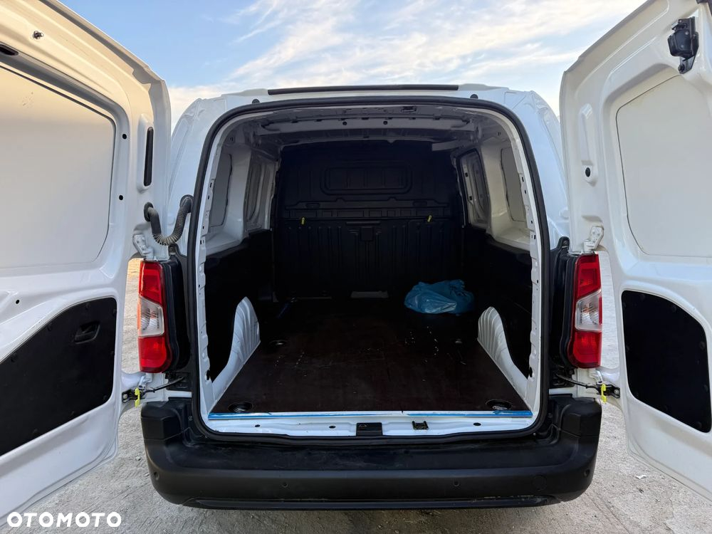 Opel COMBO - 8
