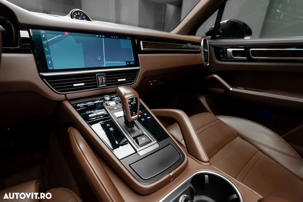 Porsche Cayenne - 18