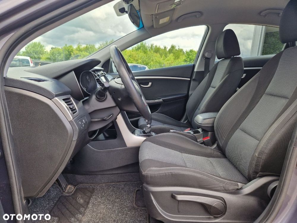 Hyundai i30 blue 1.4 Passion - 5