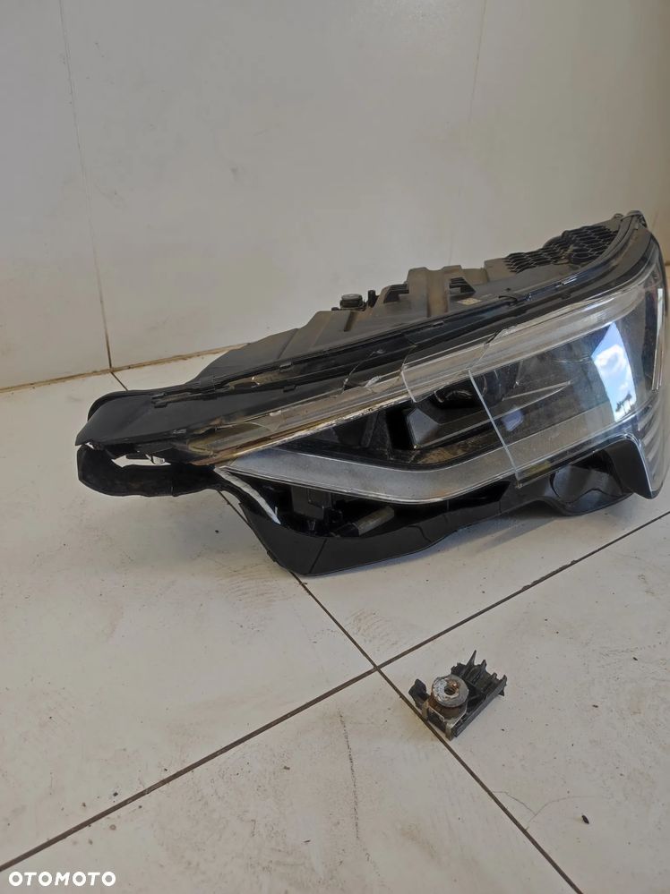 Lampa reflektor full led lewy przód eu Audi Q8 e-tron etron lift - 2