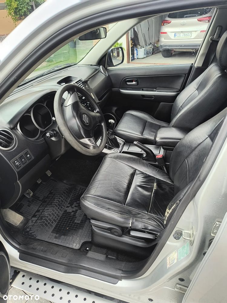 Suzuki Grand Vitara 1.9 DDiS - 10