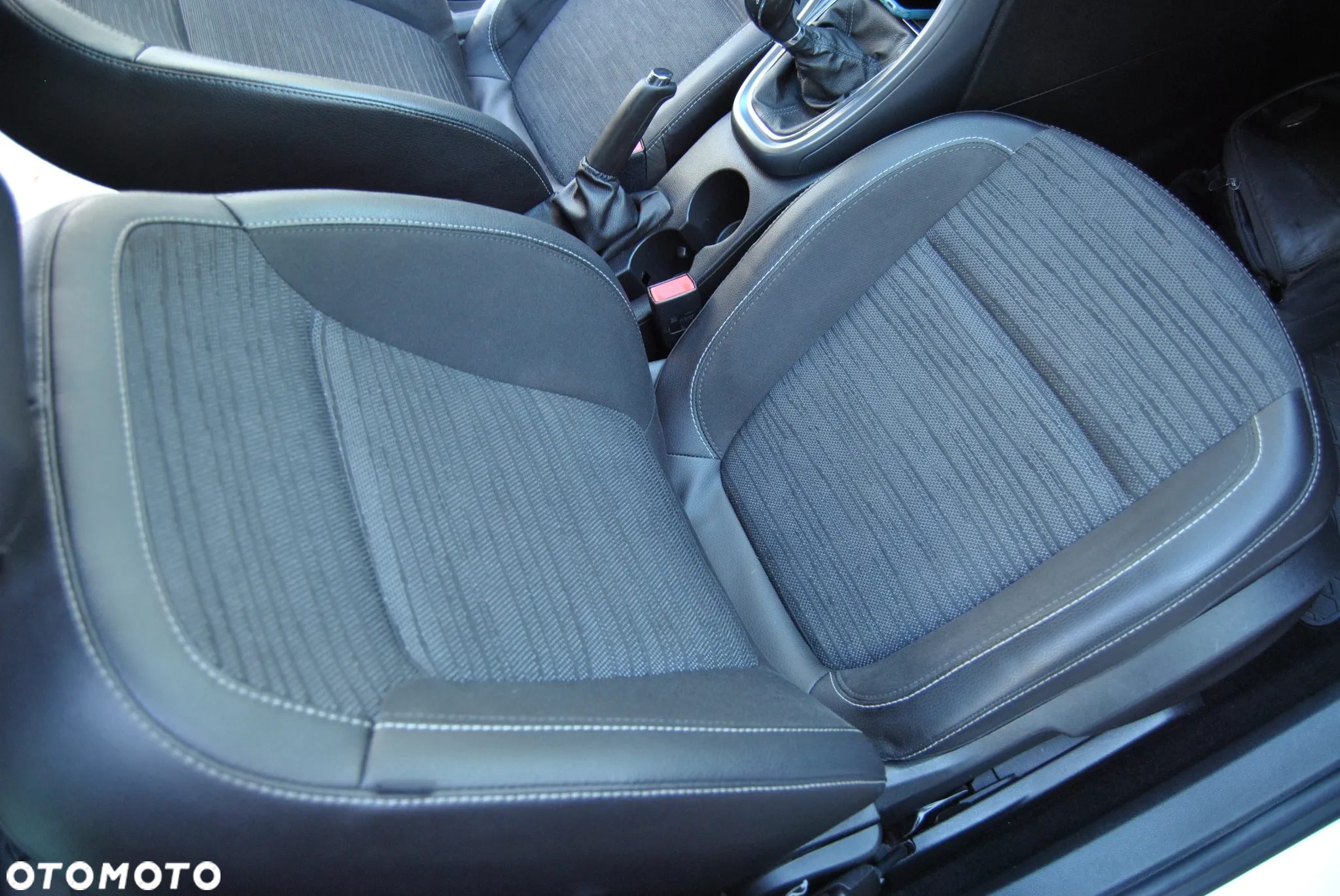 Opel Astra IV 1.4 T Cosmo - 24