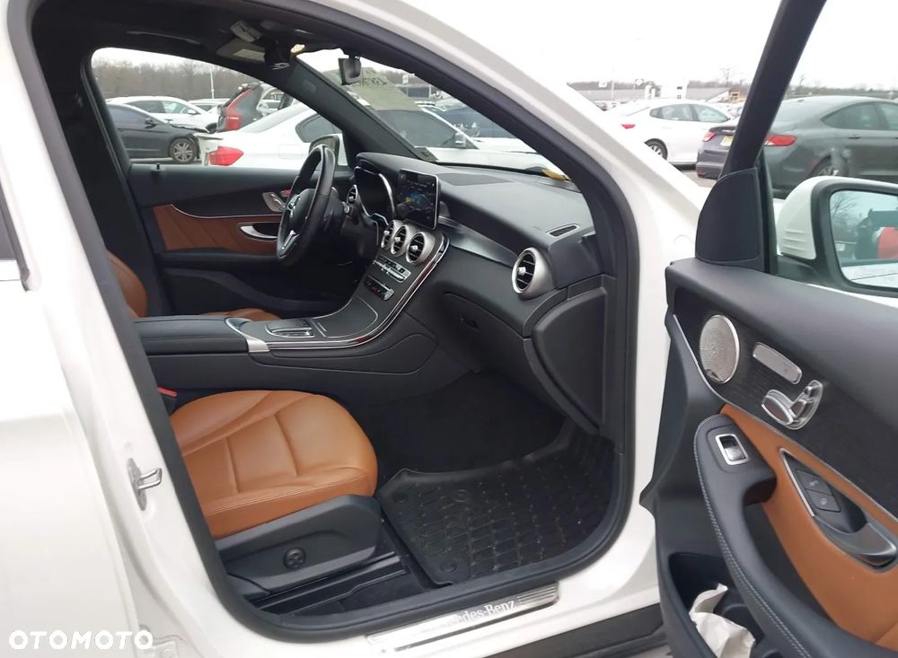 Mercedes-Benz GLC - 10