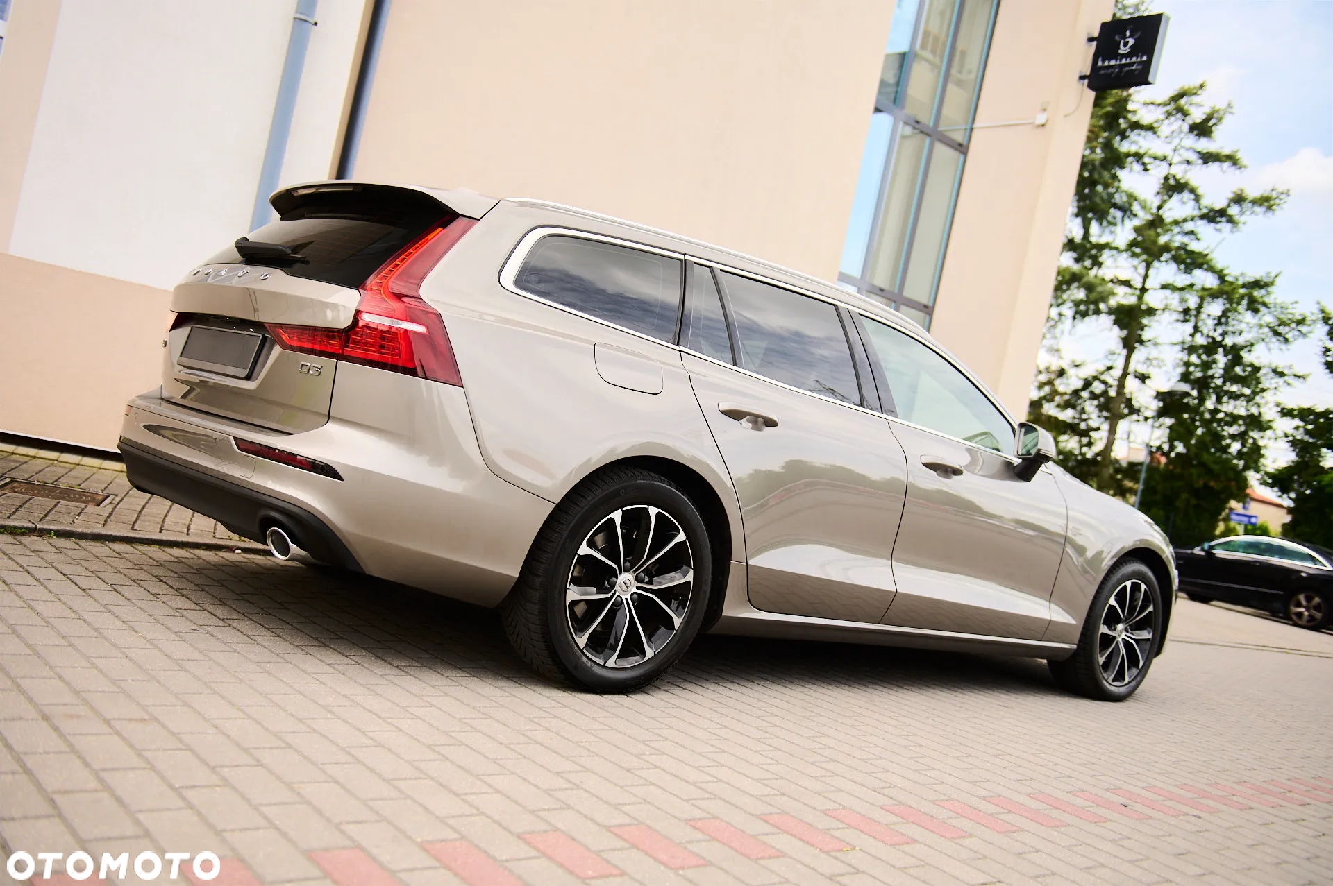 Volvo V60 D3 Momentum Pro - 22