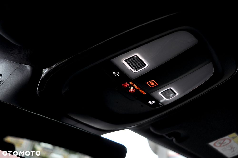Volvo XC 60 B4 D AWD Ultimate Dark - 36