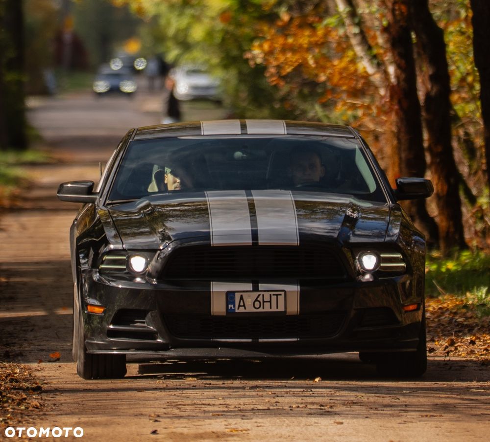 Ford Mustang - 4